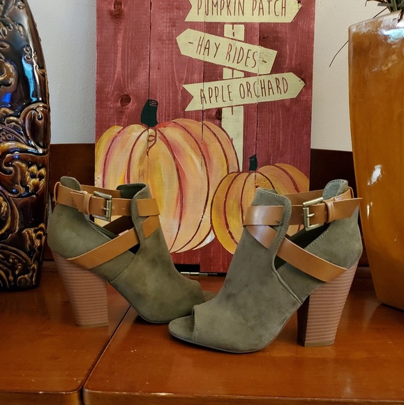 Just Fab Army Green Open Toe Booties - Picture 2 of 7